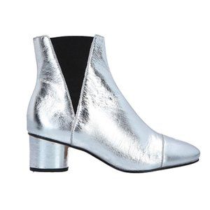 REBECCA MINKOFF Women's Silver Leather Chelsea Boots Size 8M in a box